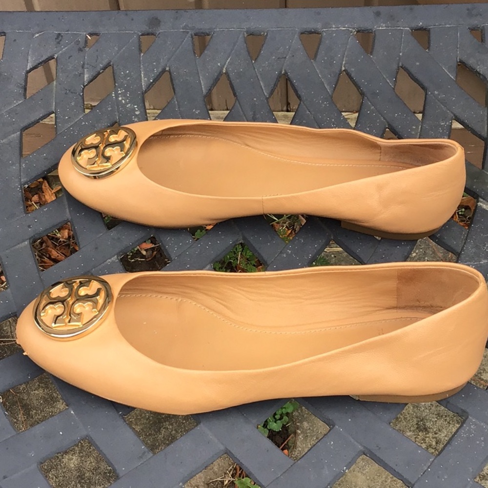 Tory Burch Tan Leather Logo Ballet Flats - Picture 5 of 8